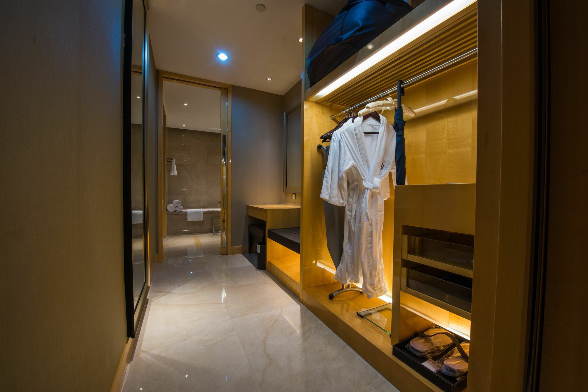 Sheraton Zhenjiang Hotel Exterior foto